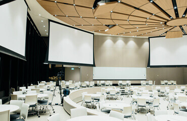 10 Ways To Help Others That Will Lead You